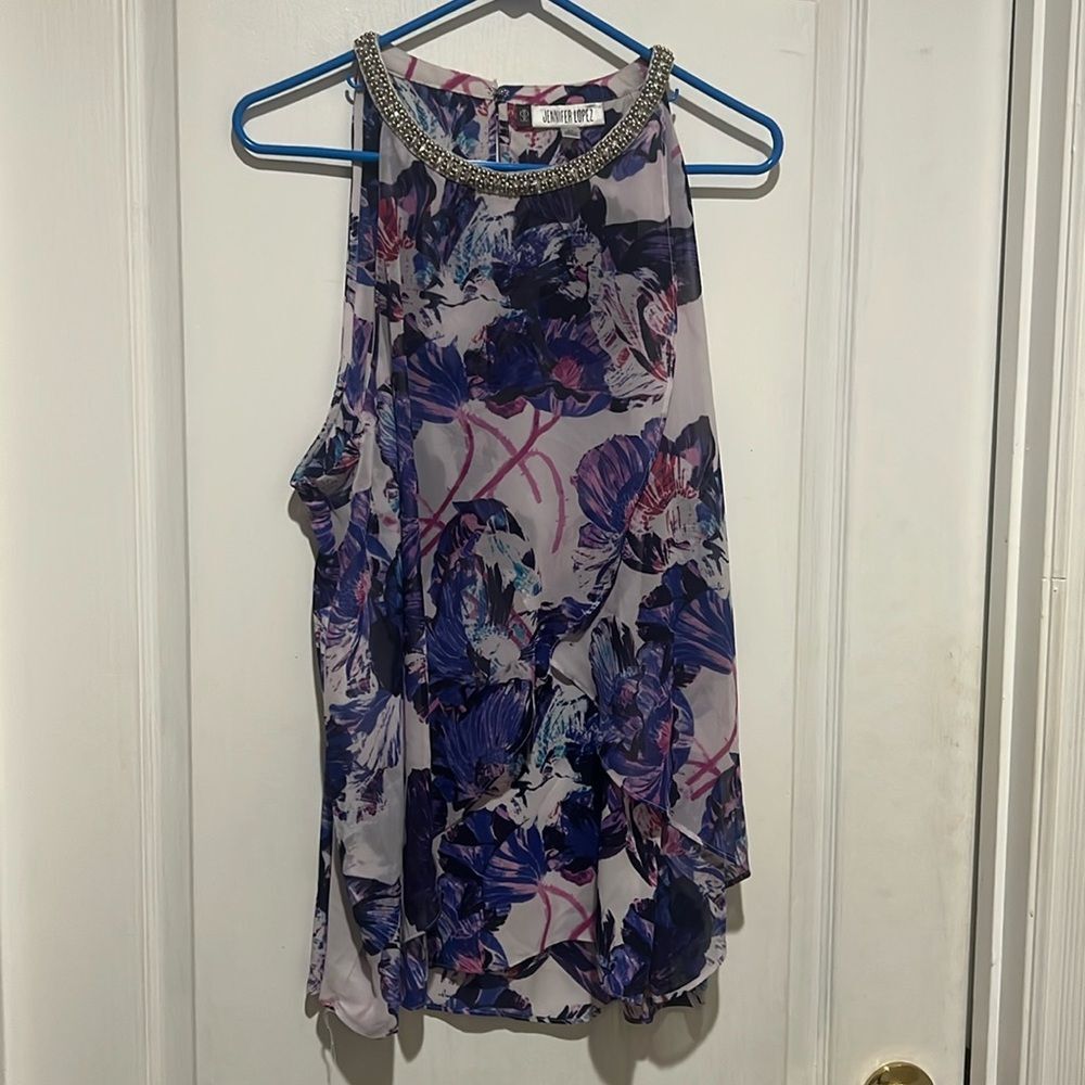 Jennifer Lopez sleeveless top